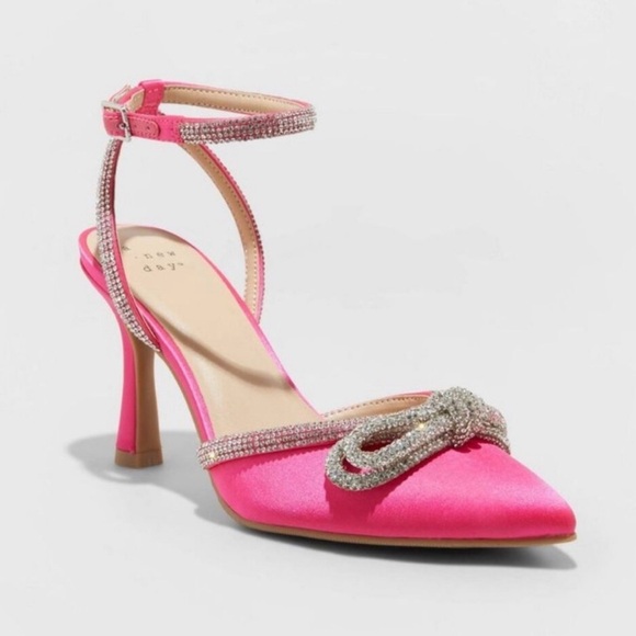 Women’s Carmin Bow Pump with Memory Foam - Picture 1 of 3